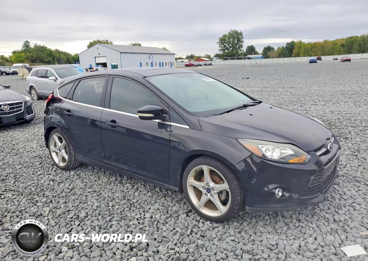 2013 Ford Focus Titanium VIN:1FADP3N26DL370503 - 4