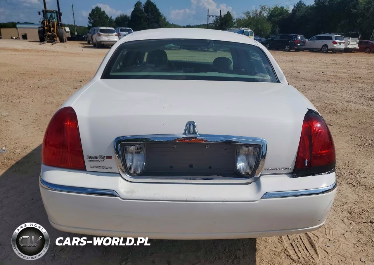 2007 Lincoln Town Car Signature Limited VIN:1LNHM82V77Y630975 - 6