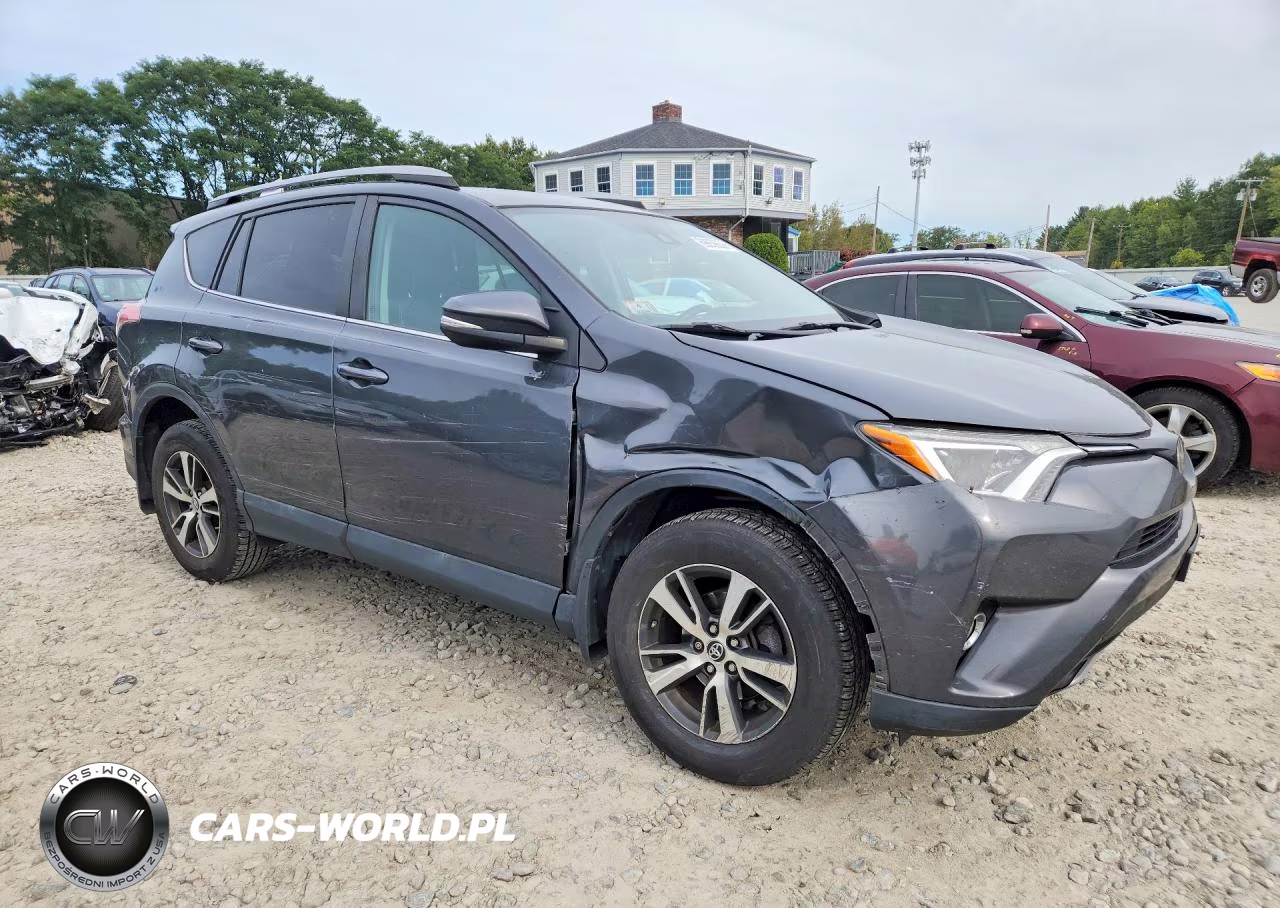 2018 Toyota Rav4 Xle VIN:2T3RFREVXJW780231 - 4