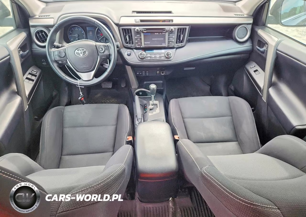 2018 Toyota Rav4 Xle VIN:2T3RFREVXJW780231 - 8