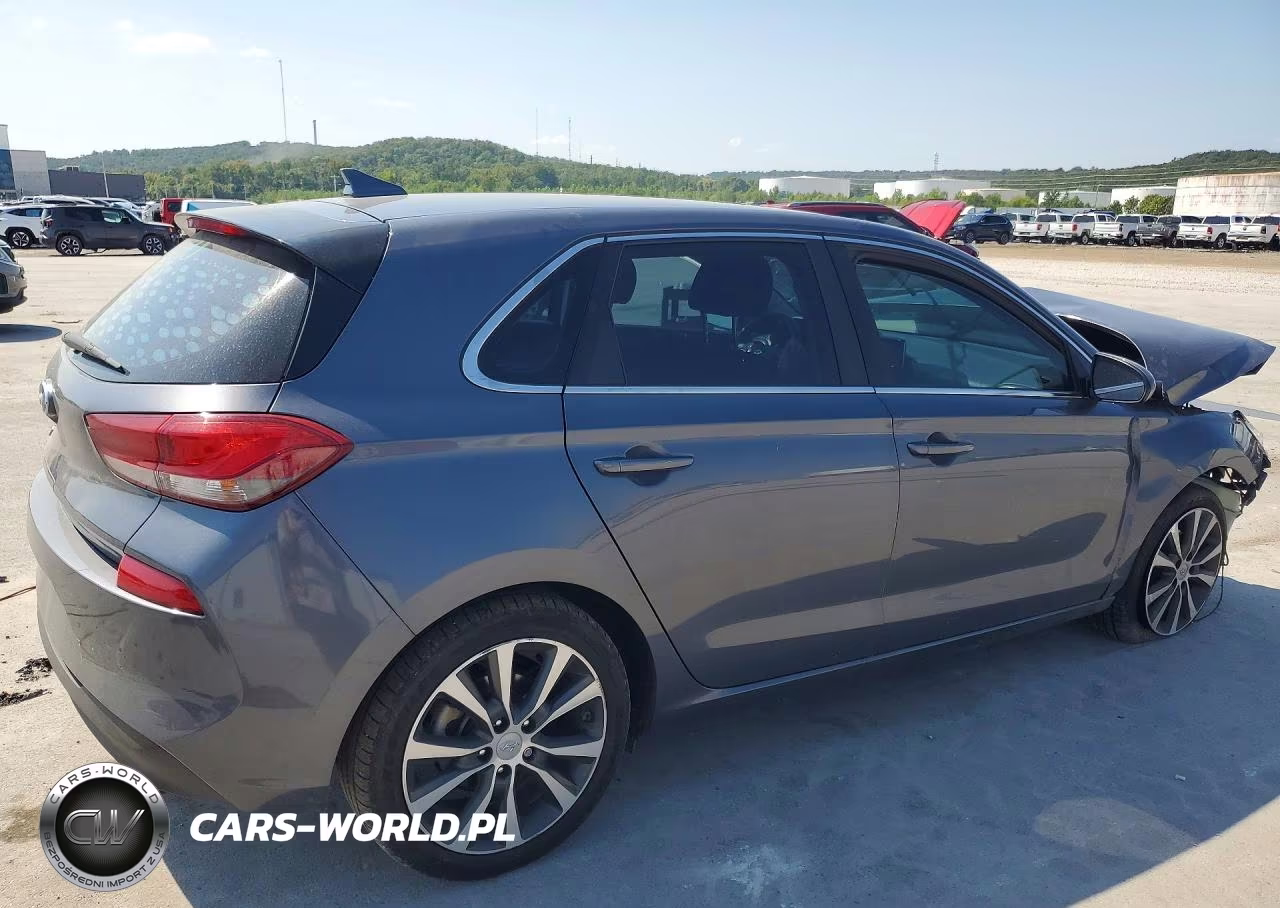 2018 Hyundai Elantra Gt Base VIN:KMHH35LE8JU023949 - 3