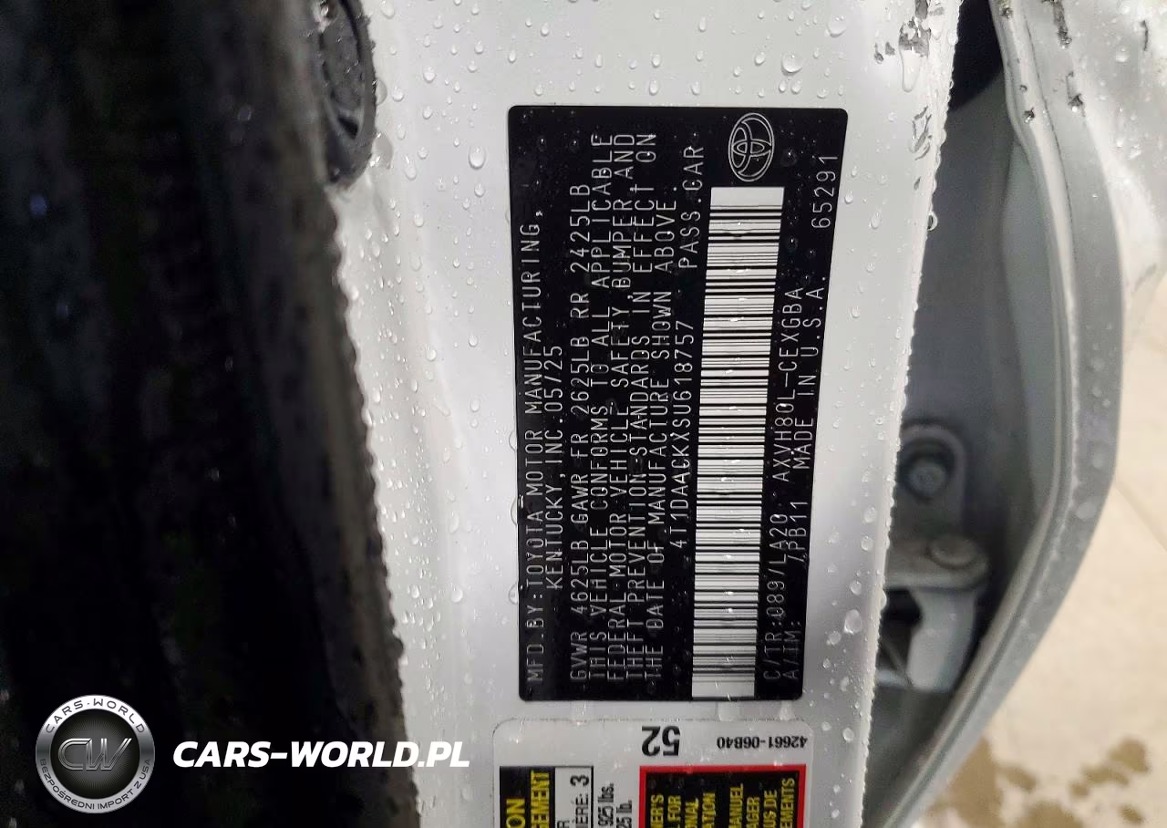 2025 Toyota Camry Xle VIN:4T1DAACKXSU618757 - 12