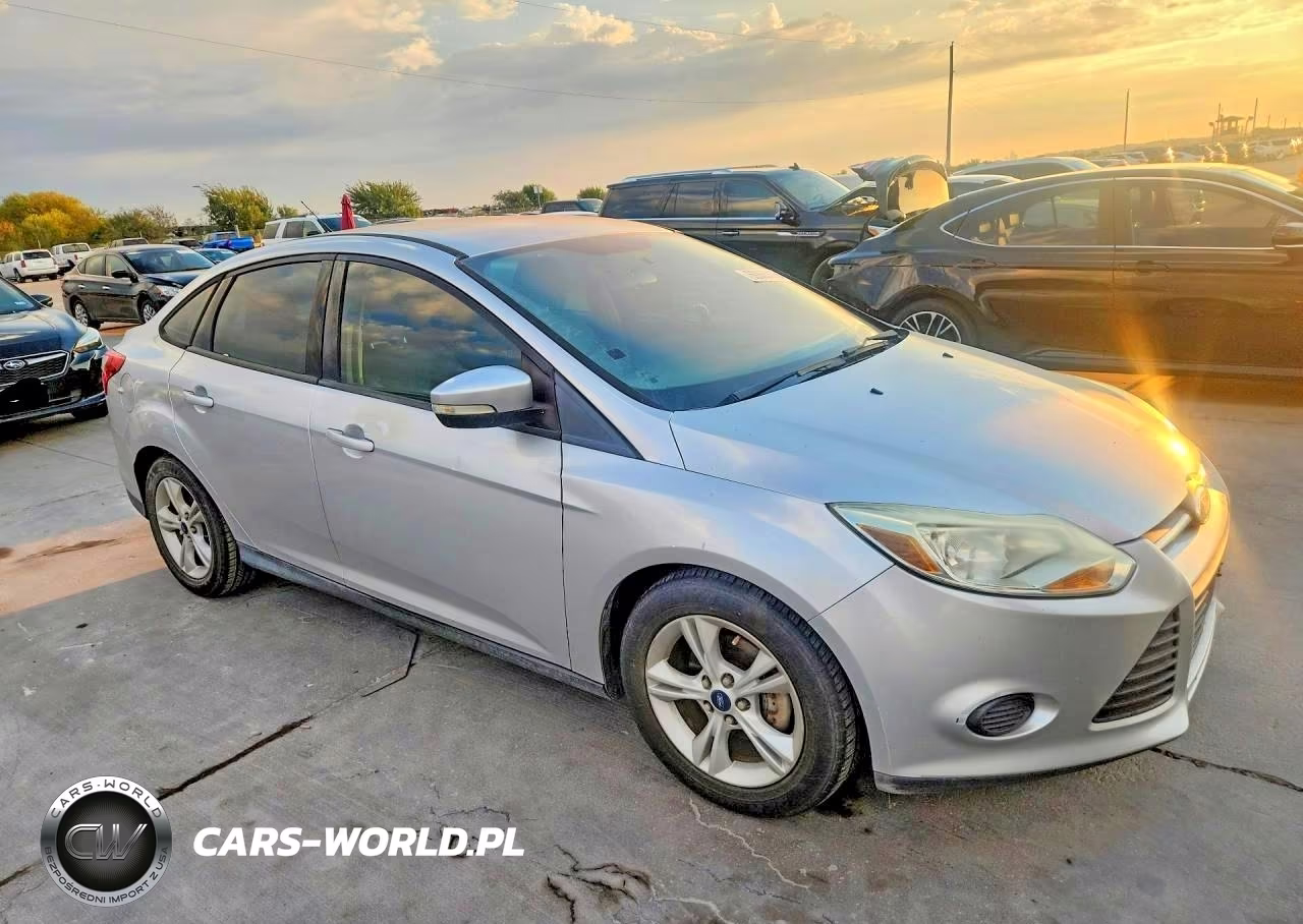 2014 Ford Focus Se VIN:1FADP3F2XEL440214 - 4