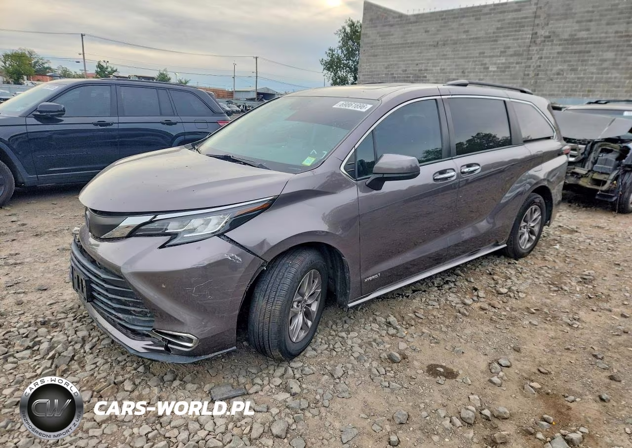 2021 Toyota Sienna Xle