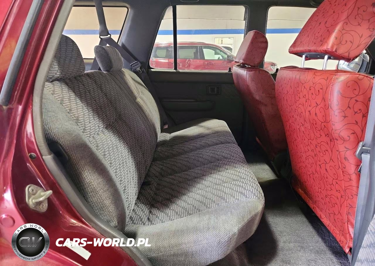 1995 Toyota Hilux VIN:KZN1309074345 - 11