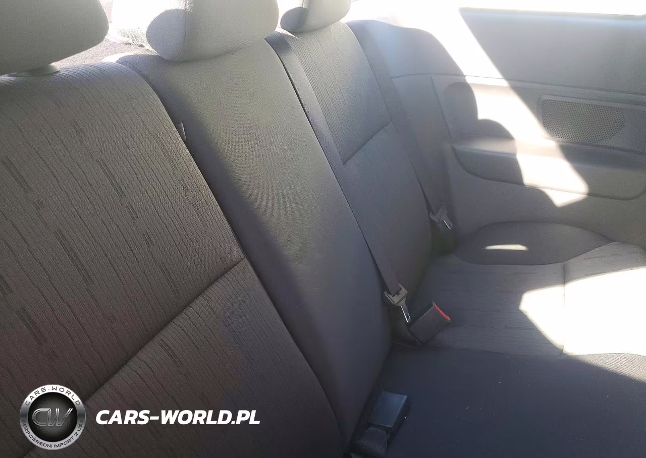 2010 Ford Focus Se VIN:1FAHP3CN2AW277700 - 10