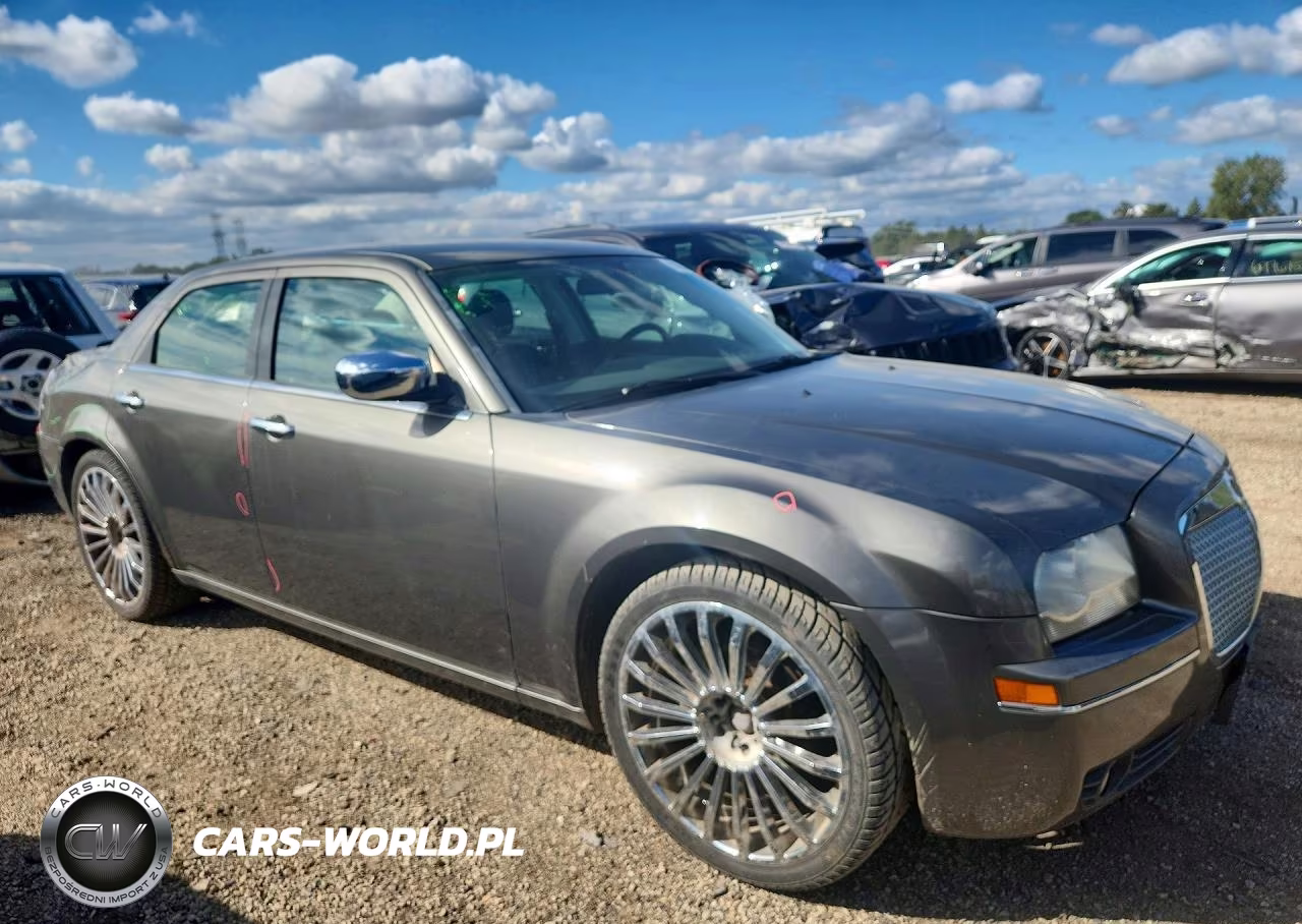2010 Chrysler 300 Touring VIN:2C3CA5CV8AH101769 - 4