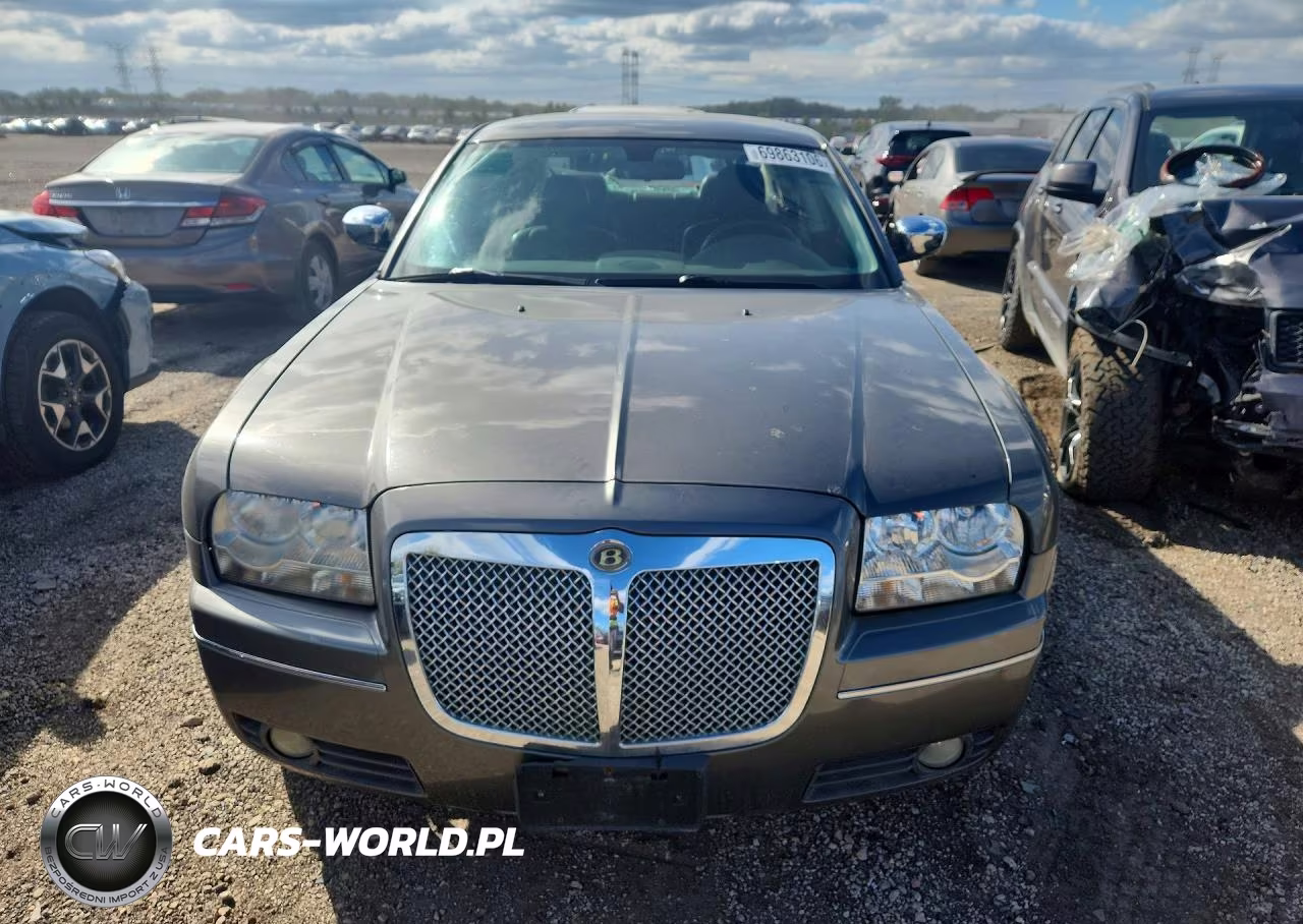 2010 Chrysler 300 Touring VIN:2C3CA5CV8AH101769 - 5