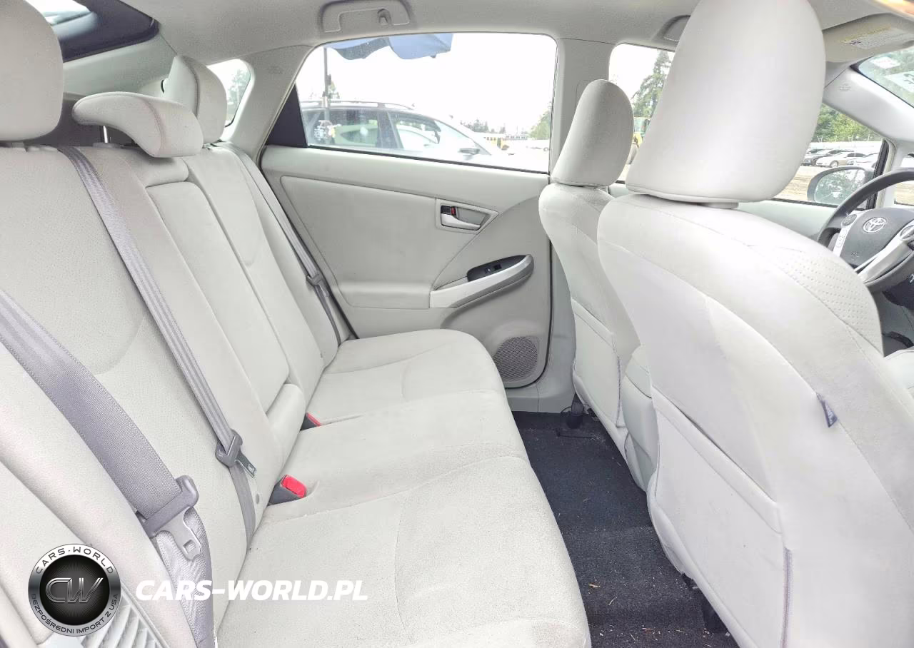 2013 Toyota Prius Two VIN:JTDKN3DU5D0341568 - 10