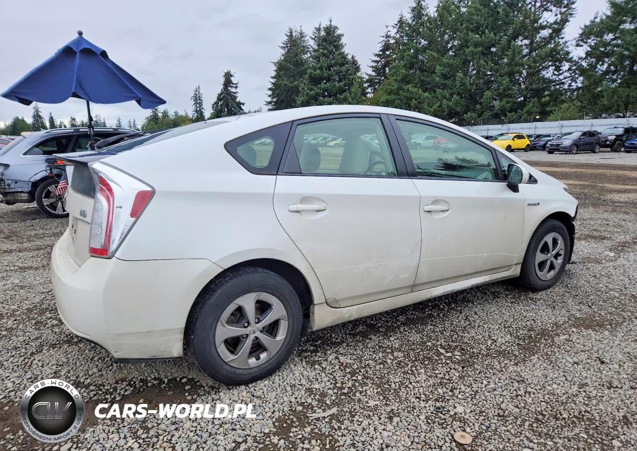 2013 Toyota Prius Two VIN:JTDKN3DU5D0341568 - 3
