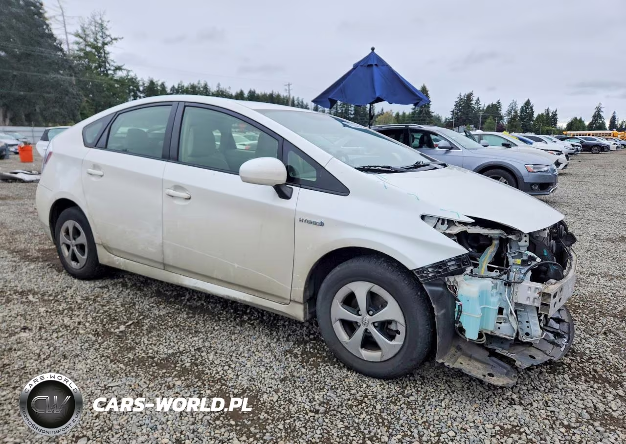 2013 Toyota Prius Two VIN:JTDKN3DU5D0341568 - 4