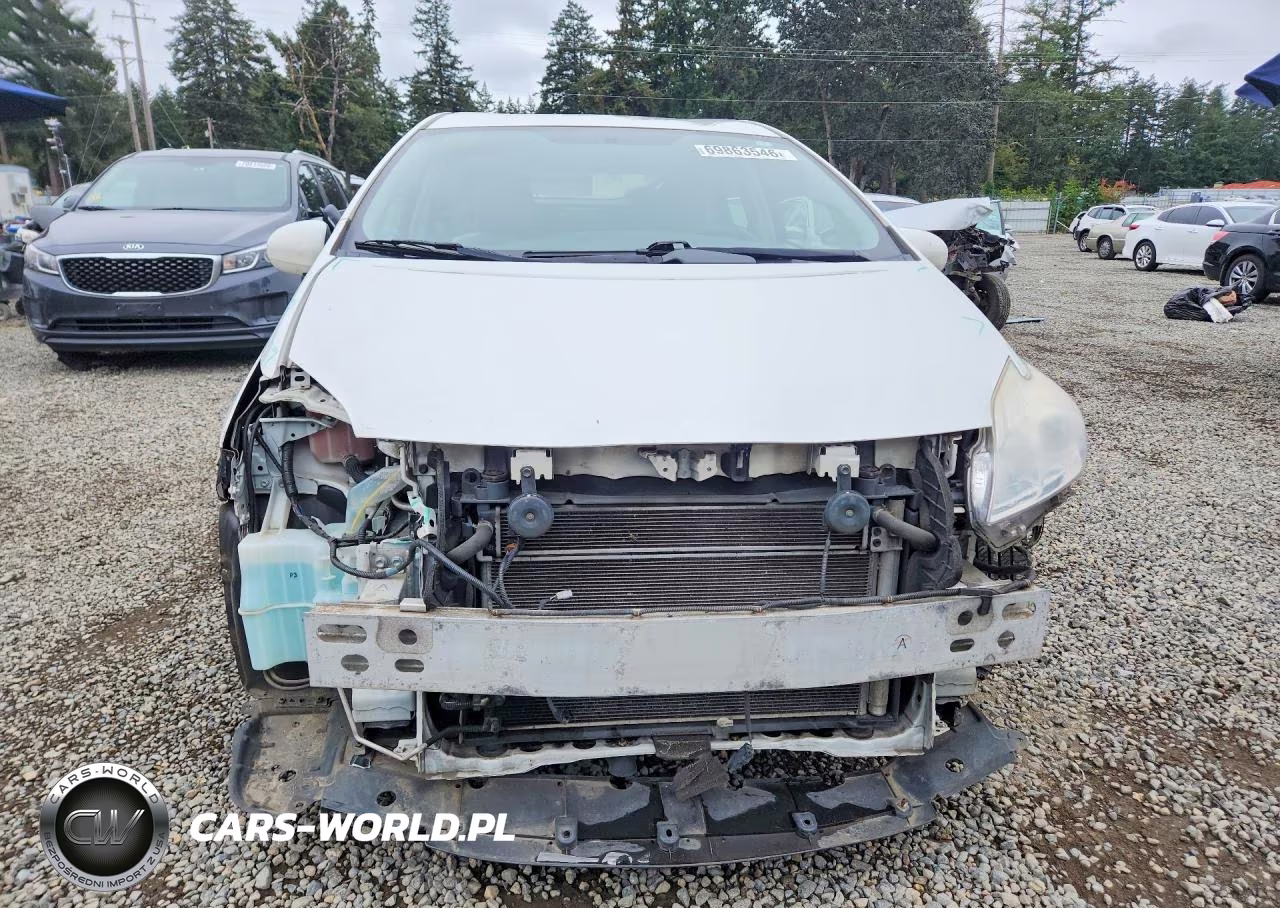 2013 Toyota Prius Two VIN:JTDKN3DU5D0341568 - 5
