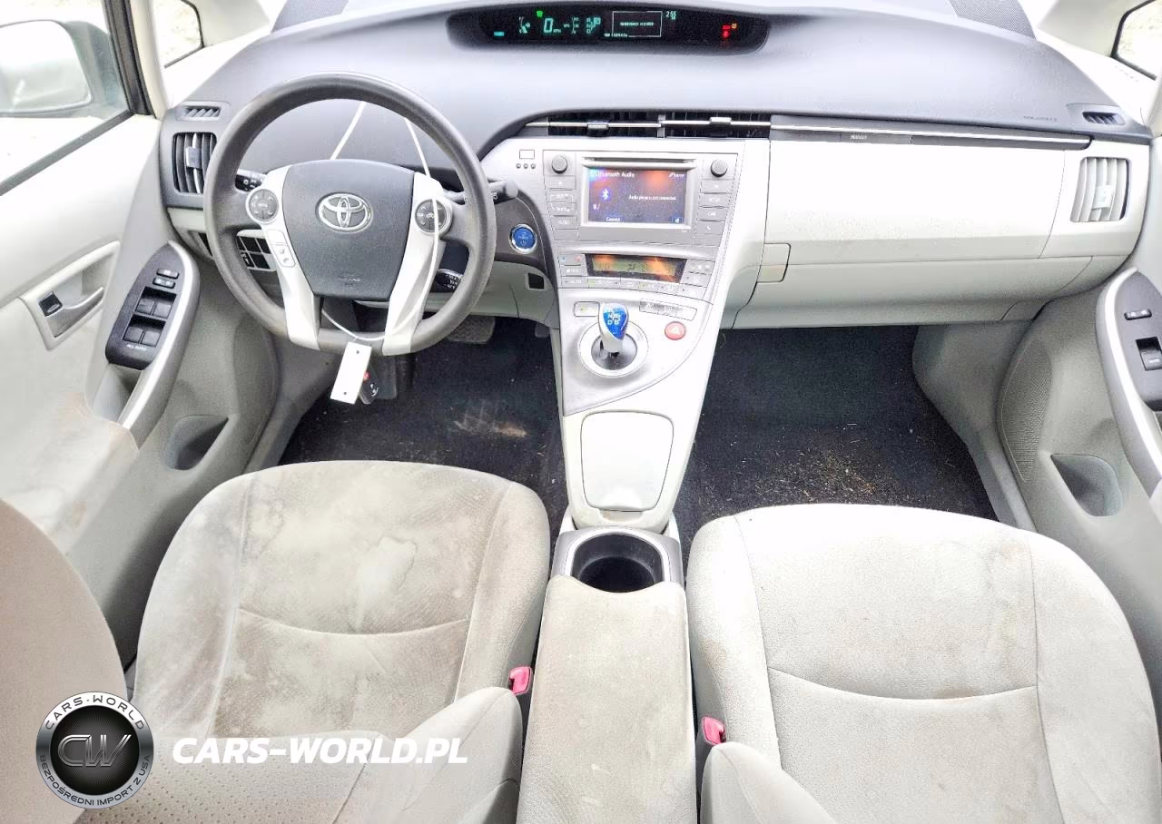 2013 Toyota Prius Two VIN:JTDKN3DU5D0341568 - 8