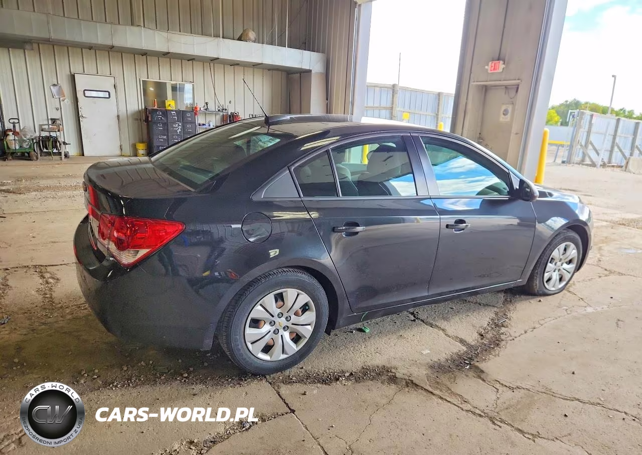 2015 Chevrolet Cruze Ls VIN:1G1PA5SH1F7271346 - 3
