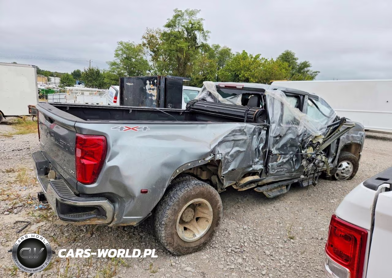 2024 Chevrolet Silverado K3500 Ltz VIN:1GC4YUEY8RF153736 - 3