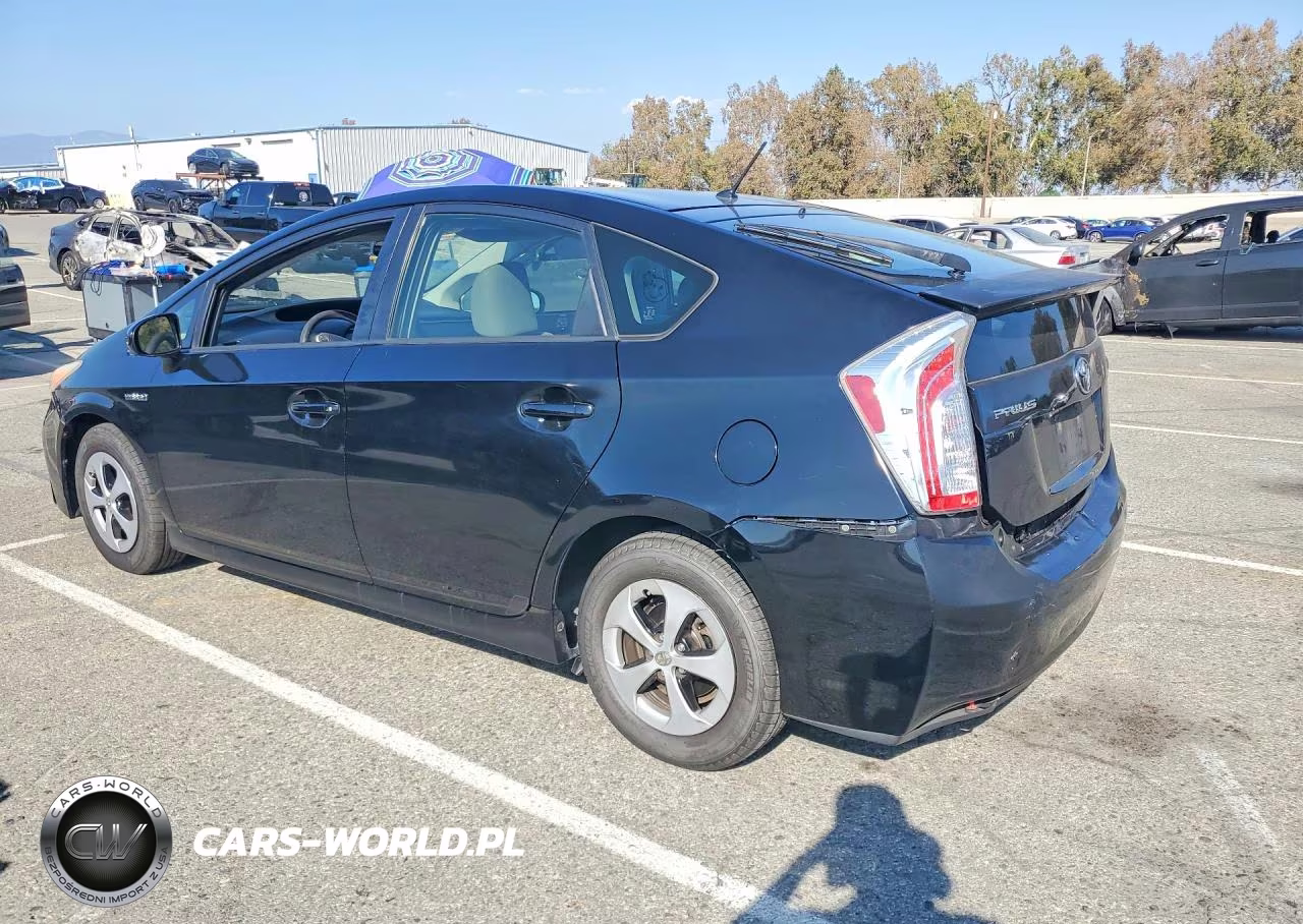 2013 Toyota Prius Two VIN:JTDKN3DU2D5553122 - 2