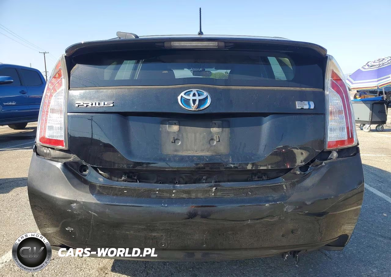 2013 Toyota Prius Two VIN:JTDKN3DU2D5553122 - 6