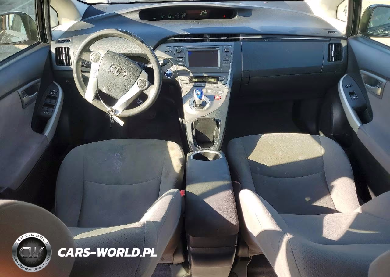 2013 Toyota Prius Two VIN:JTDKN3DU2D5553122 - 8