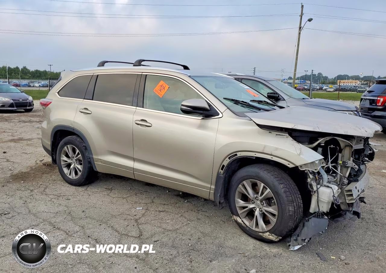 2015 Toyota Highlander Xle VIN:5TDJKRFH4FS131860 - 4
