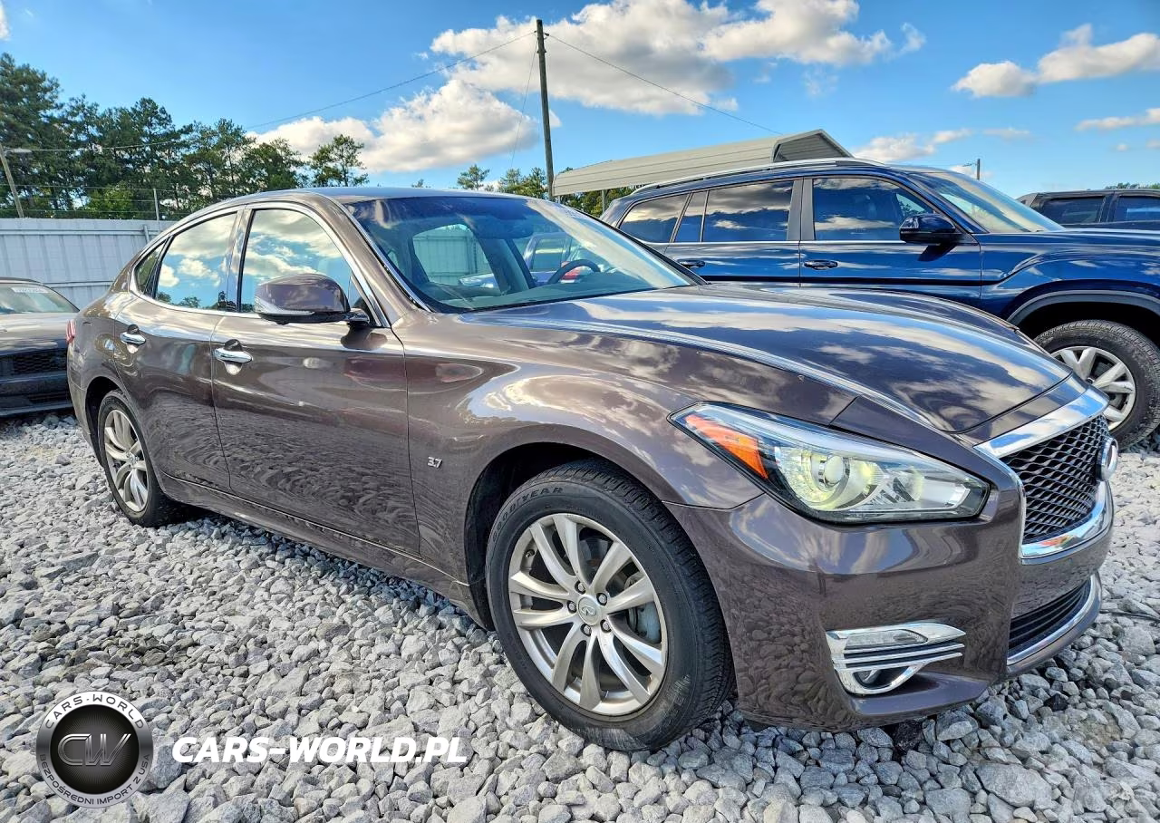 2018 Infiniti Q70 3.7 Luxe VIN:JN1BY1AR7JM220981 - 4