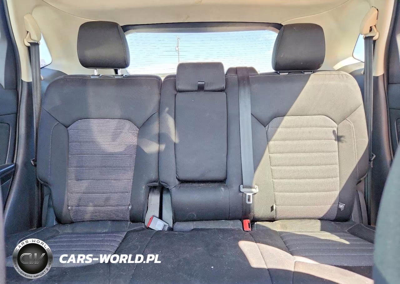 2016 Ford Edge Se VIN:2FMPK4G98GBC04845 - 10
