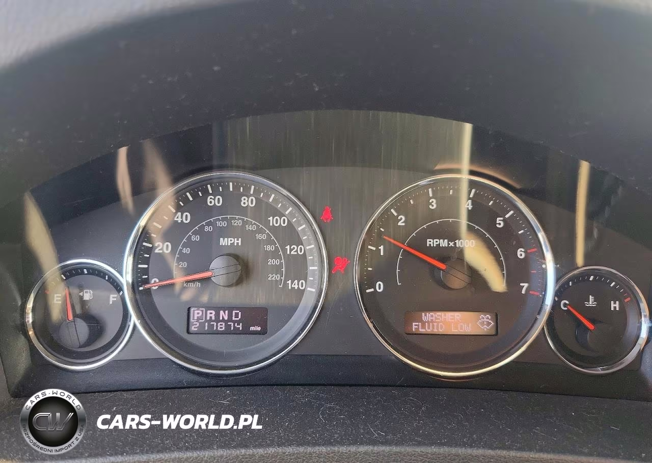 2010 Jeep Grand Cherokee Laredo VIN:1J4PR4GK1AC104669 - 9
