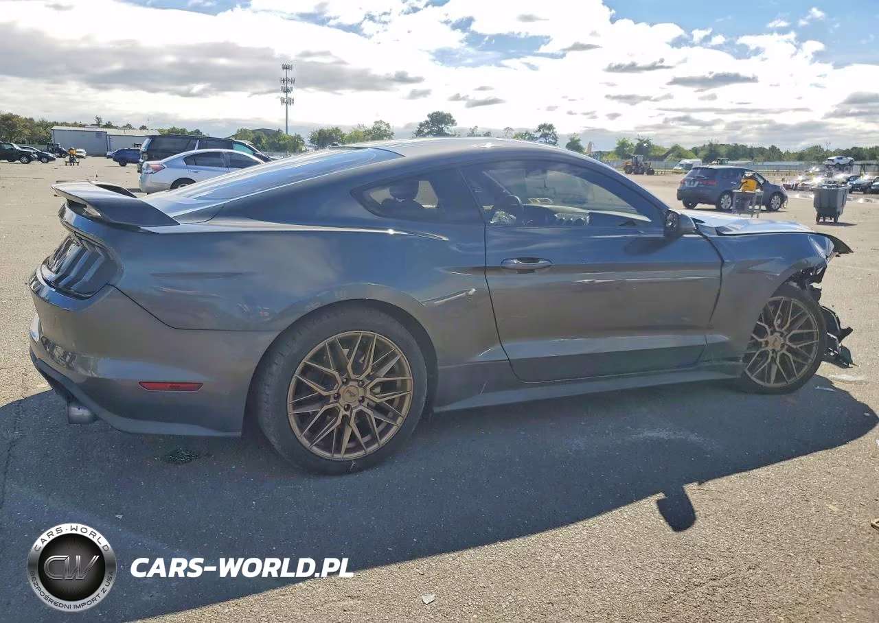 2018 Ford Mustang VIN:1FA6P8TH2J5120172 - 3