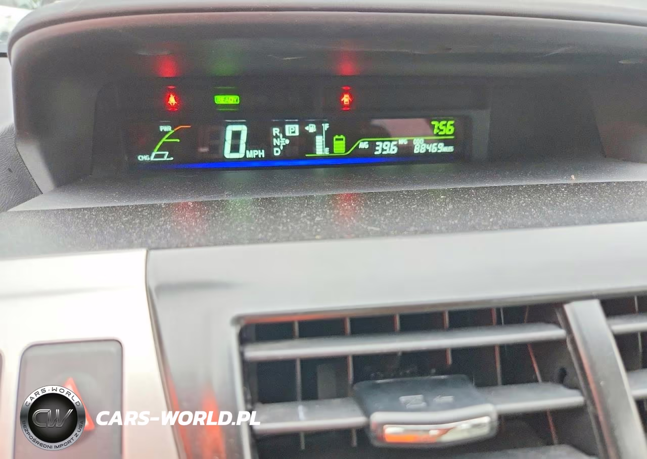 2014 Toyota Prius V Two VIN:JTDZN3EU7E3360751 - 9