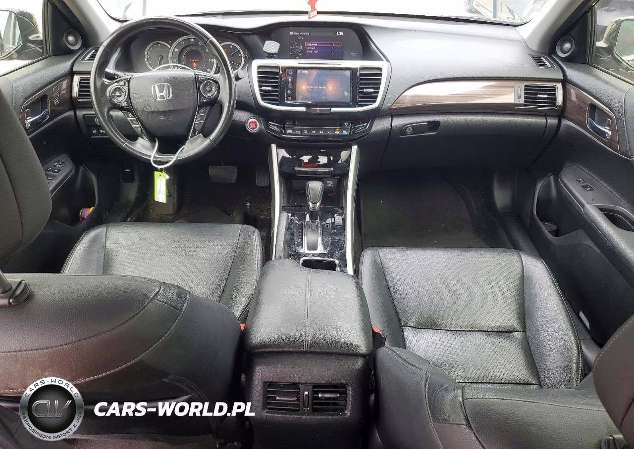 2017 Honda Accord Touring VIN:1HGCR3F98HA031577 - 8