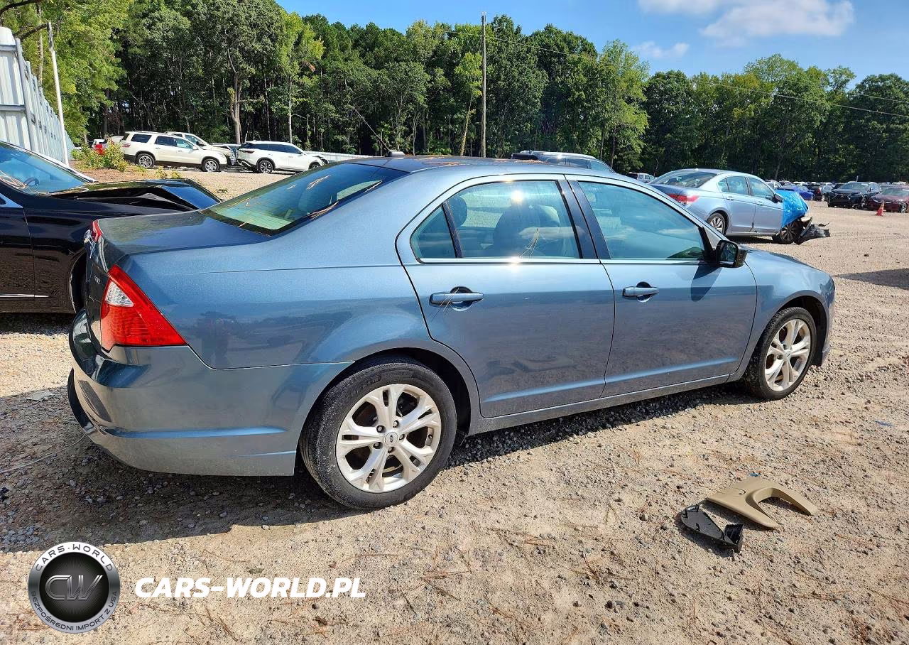 2012 Ford Fusion Se VIN:3FAHP0HA9CR135452 - 3