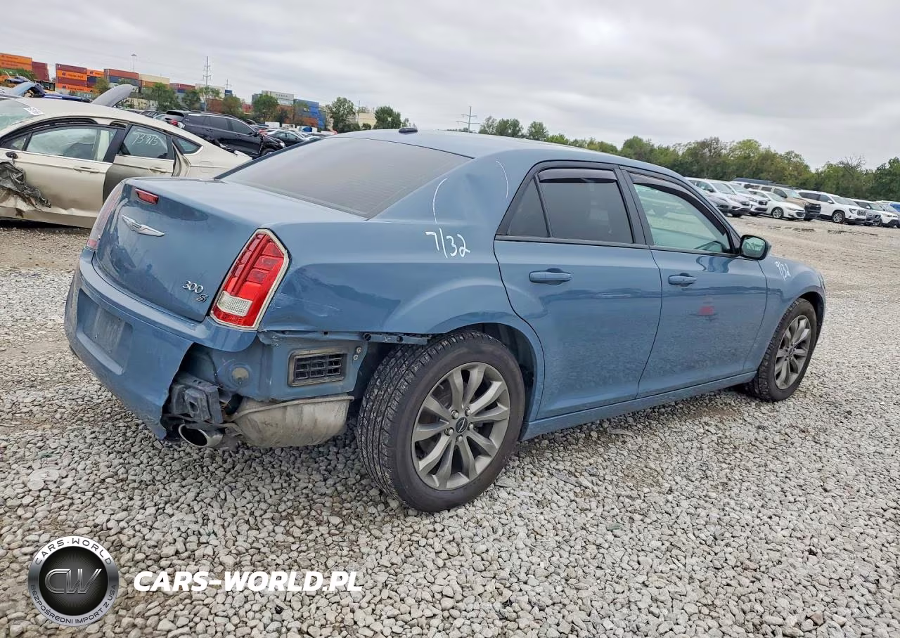 2014 Chrysler 300 S VIN:2C3CCAGG5EH273567 - 3