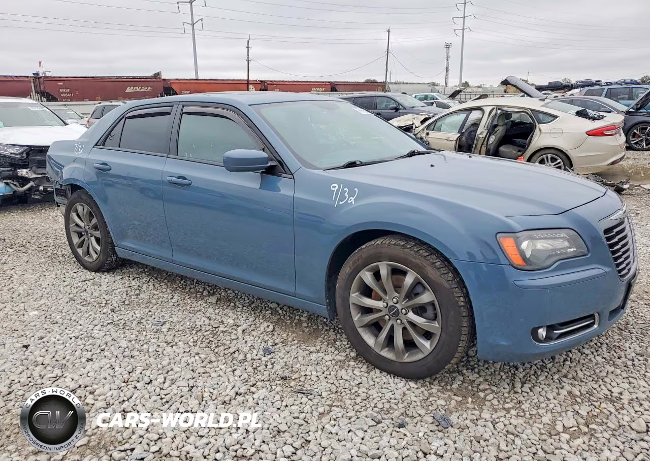 2014 Chrysler 300 S VIN:2C3CCAGG5EH273567 - 4