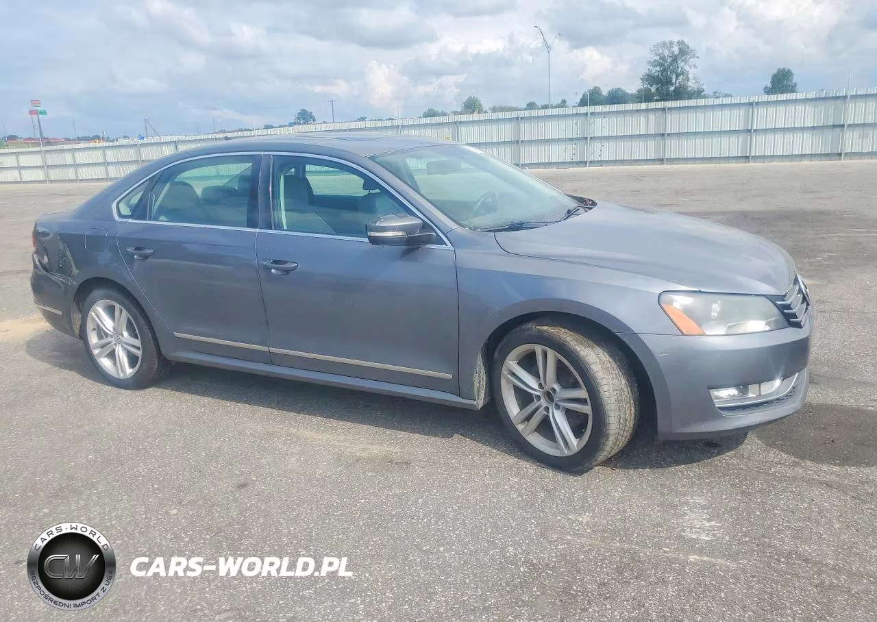 2013 Volkswagen Passat Sel VIN:1VWCM7A35DC076639 - 4