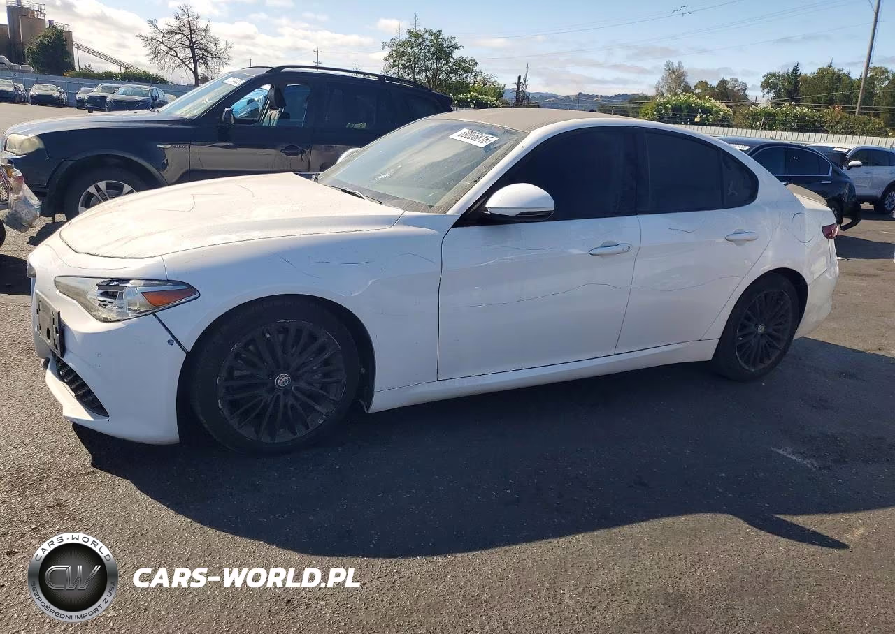 2018 Alfa Romeo Giulia Ti VIN:ZARFAECN3J7576434 - 1