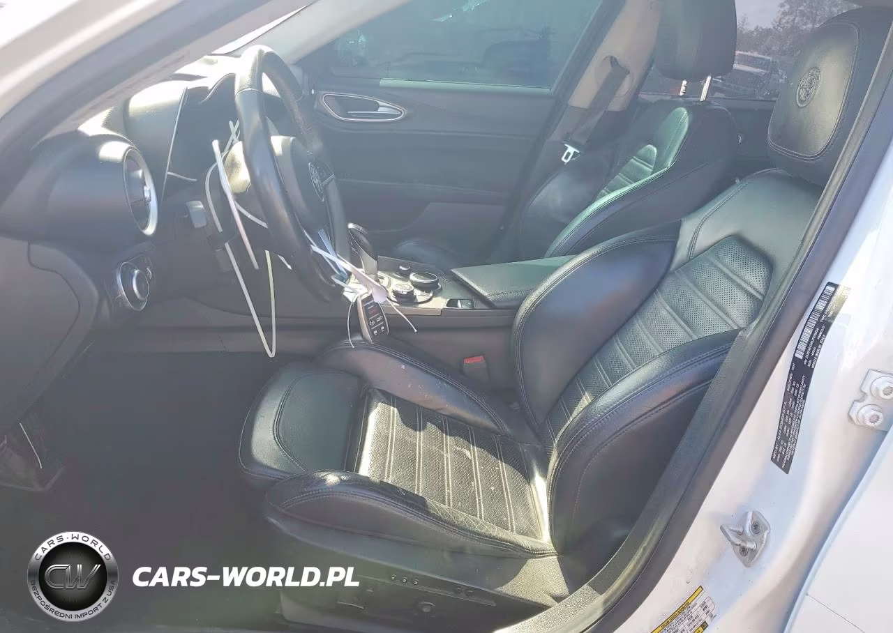 2018 Alfa Romeo Giulia Ti VIN:ZARFAECN3J7576434 - 7