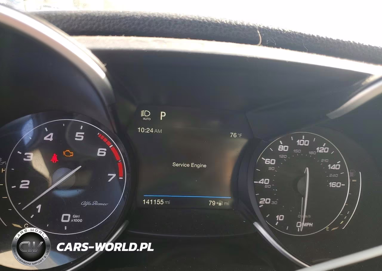 2018 Alfa Romeo Giulia Ti VIN:ZARFAECN3J7576434 - 9