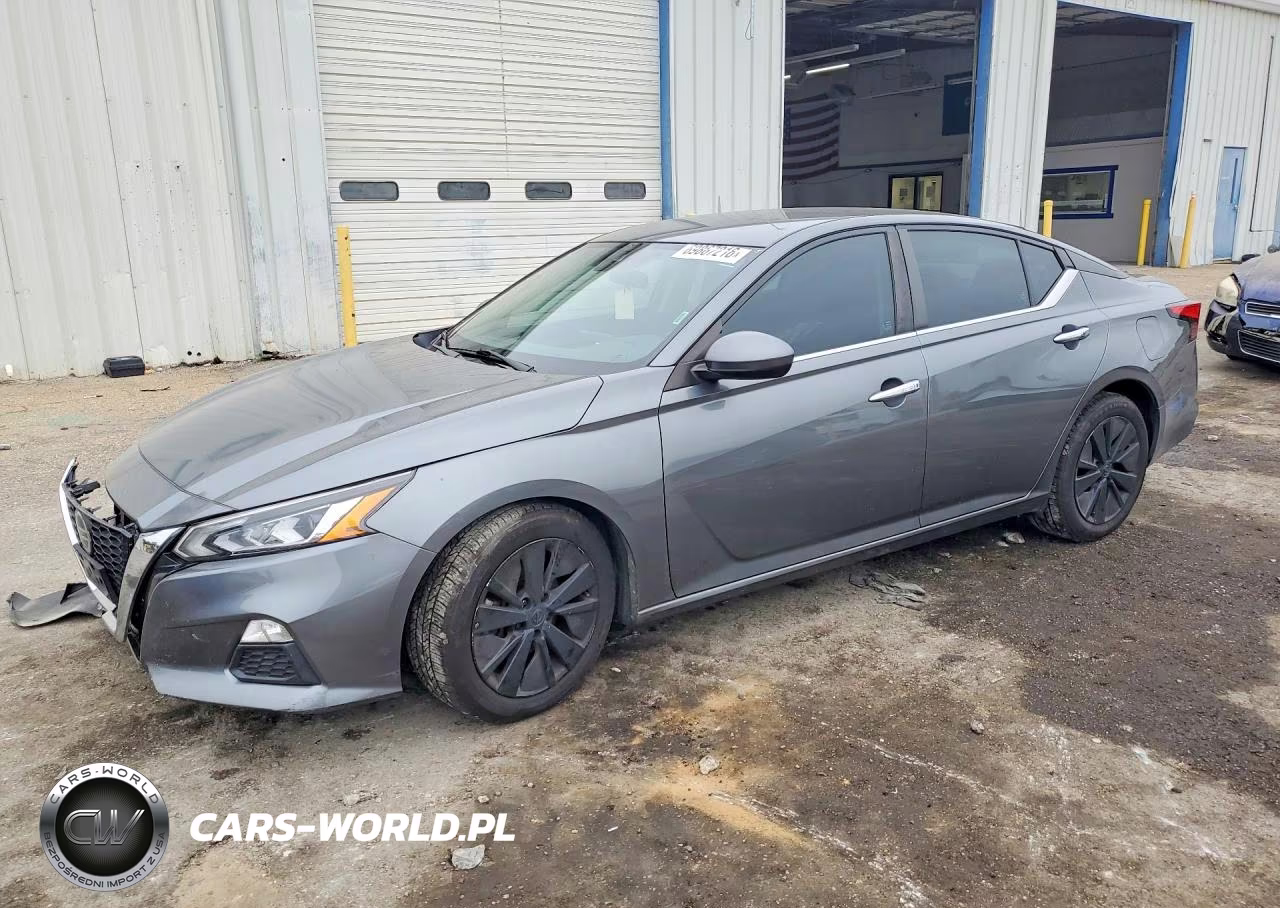 2022 Nissan Altima Sv