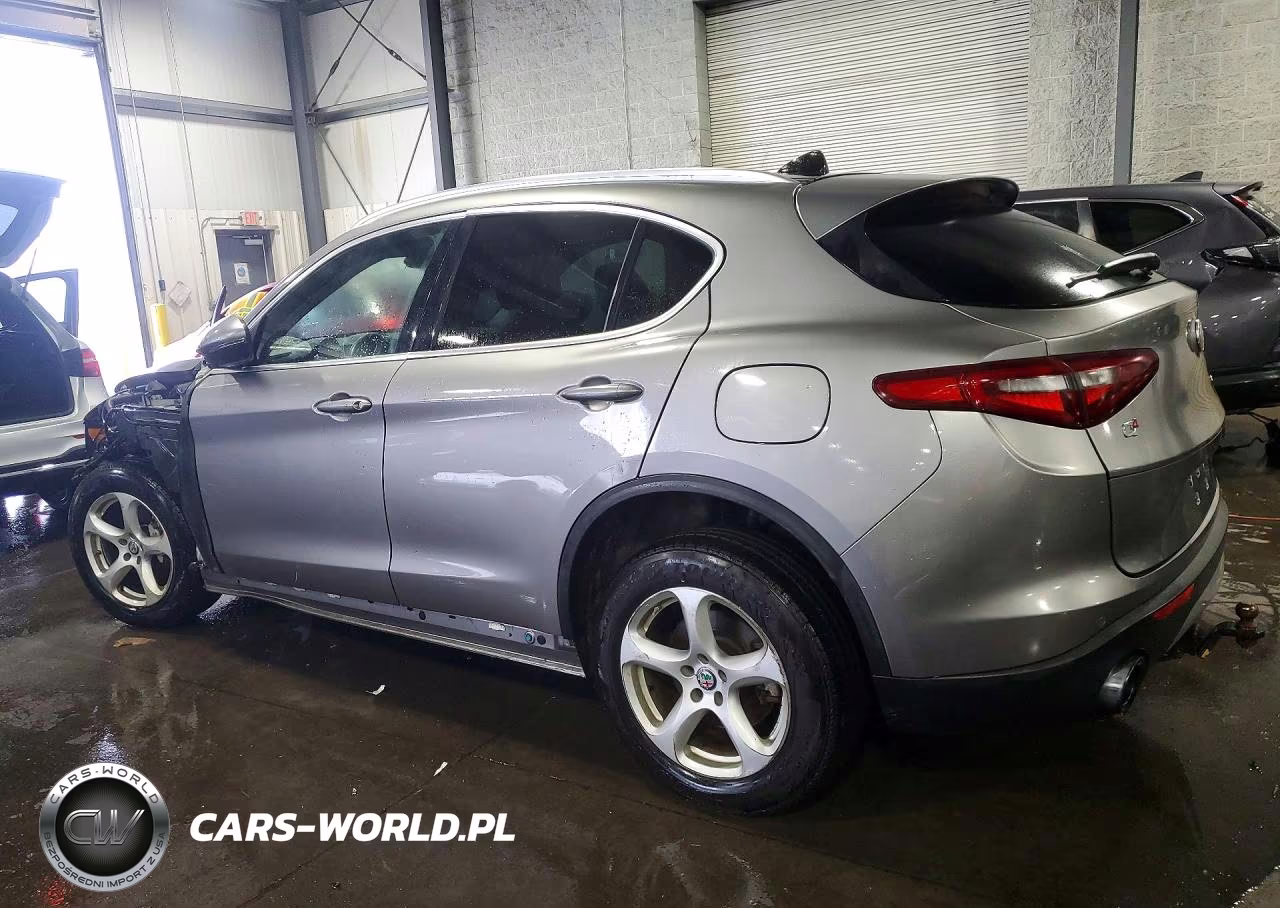 2018 Alfa Romeo Stelvio VIN:ZASFAKAN8J7B77814 - 2
