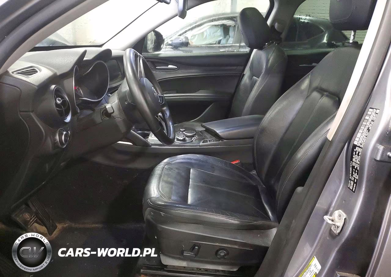 2018 Alfa Romeo Stelvio VIN:ZASFAKAN8J7B77814 - 7