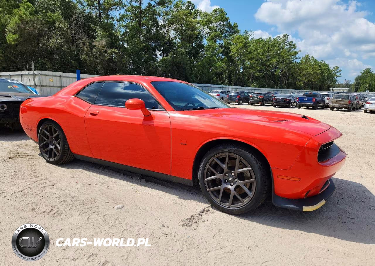 2019 Dodge Challenger R-T Scat Pack VIN:2C3CDZFJ5KH551856 - 4