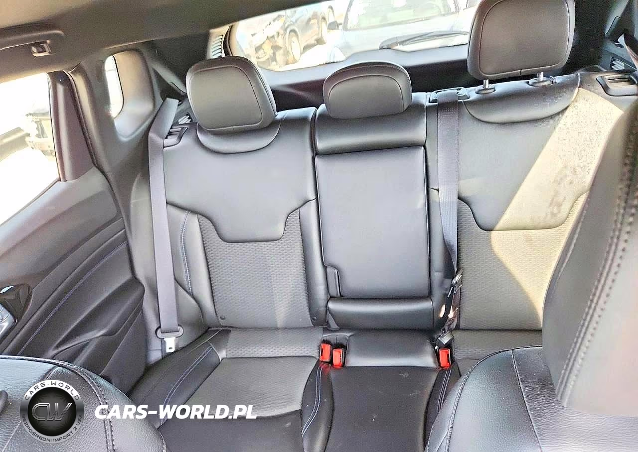 2026 Jeep Compass Latitude Lux, Altitude VIN:3C4NJDBN8TT216253 - 10