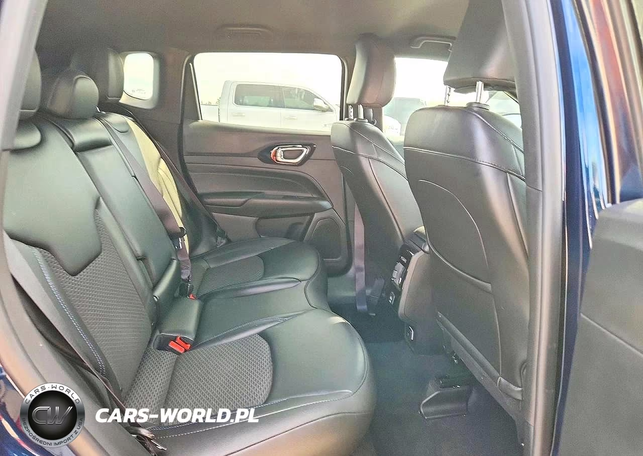 2026 Jeep Compass Latitude Lux, Altitude VIN:3C4NJDBN8TT216253 - 11