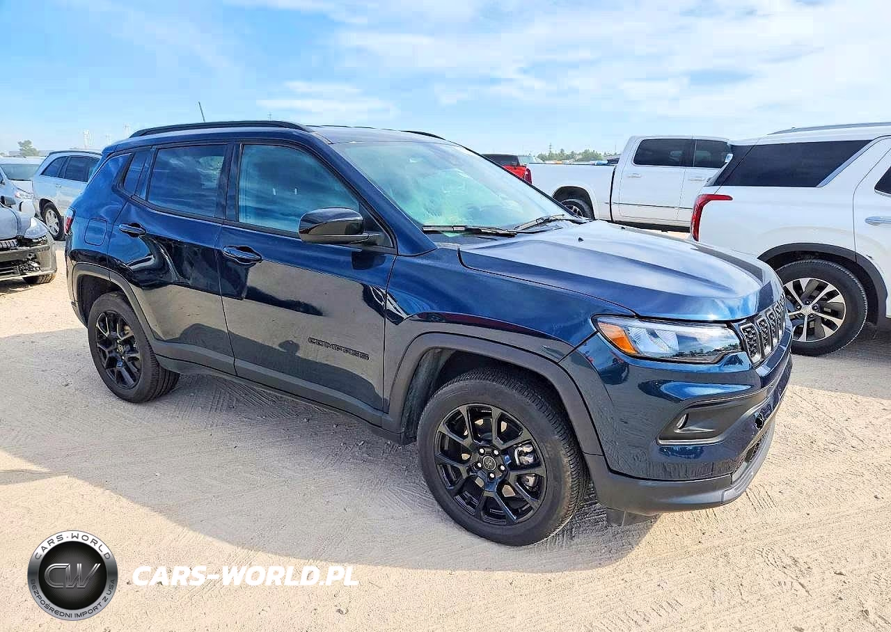 2026 Jeep Compass Latitude Lux, Altitude VIN:3C4NJDBN8TT216253 - 4