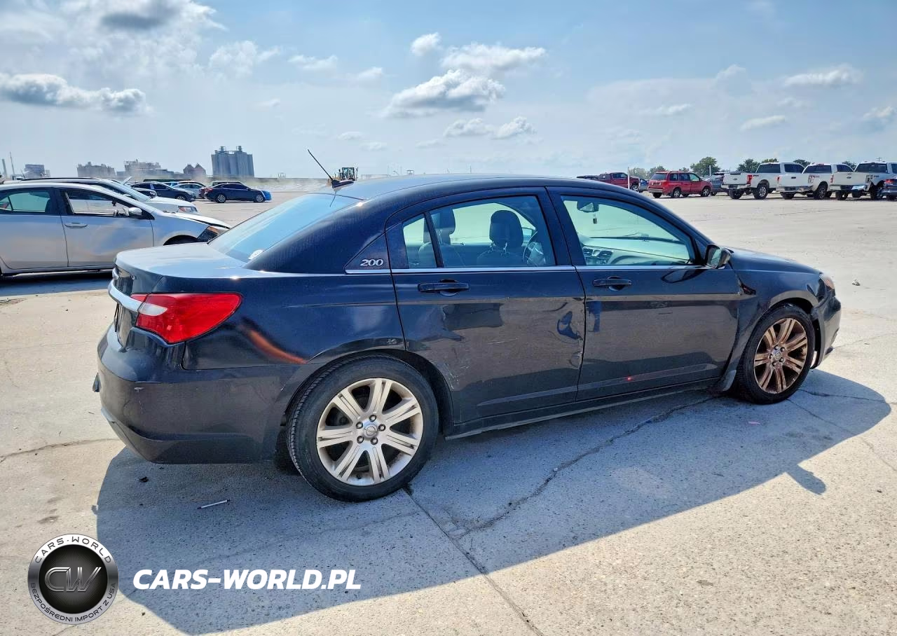 2011 Chrysler 200 Touring VIN:1C3BC1FG4BN615977 - 3