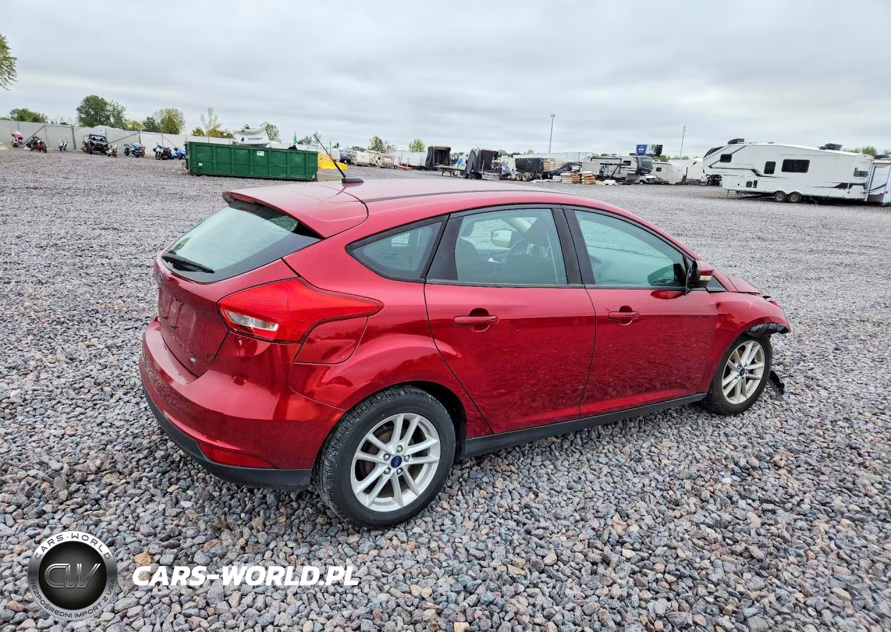 2017 Ford Focus Se VIN:1FADP3K24HL213952 - 3
