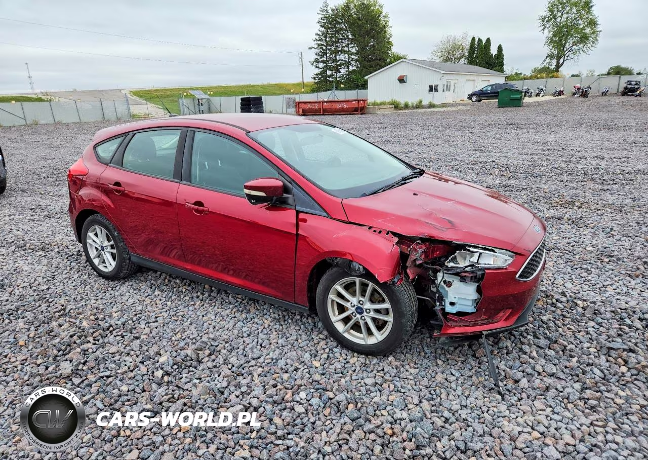 2017 Ford Focus Se VIN:1FADP3K24HL213952 - 4