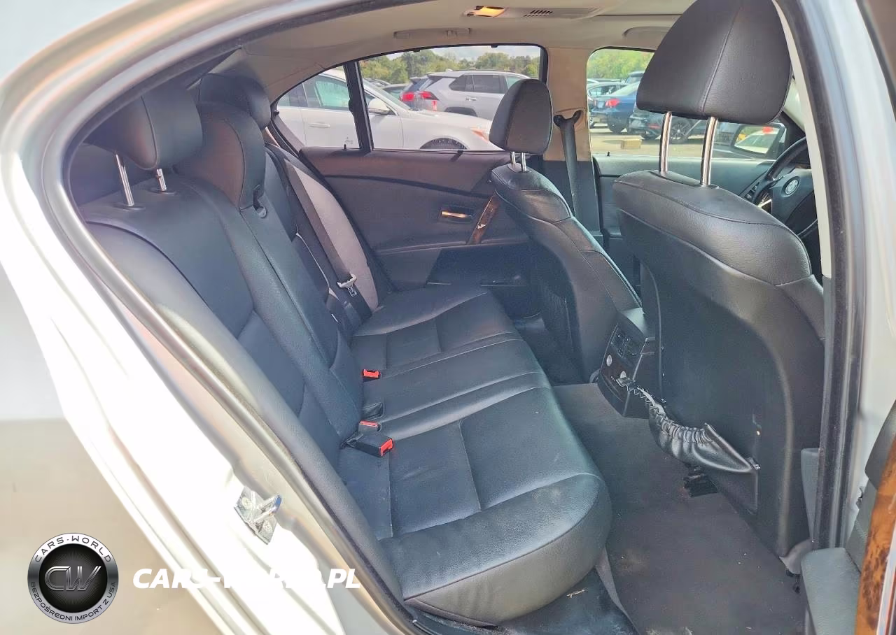 2007 BMW 530 Xi VIN:WBANF735X7CU24148 - 10