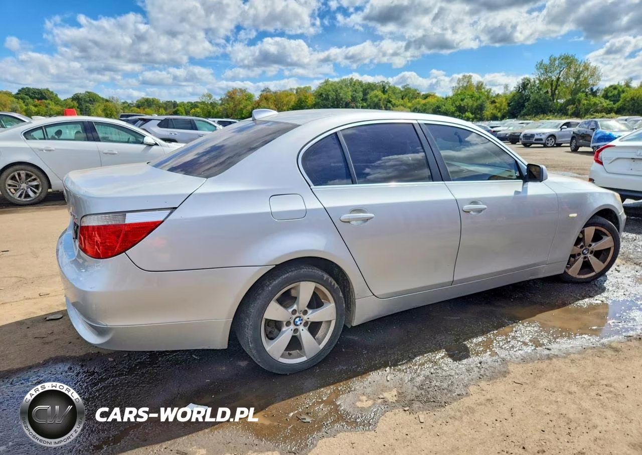 2007 BMW 530 Xi VIN:WBANF735X7CU24148 - 3