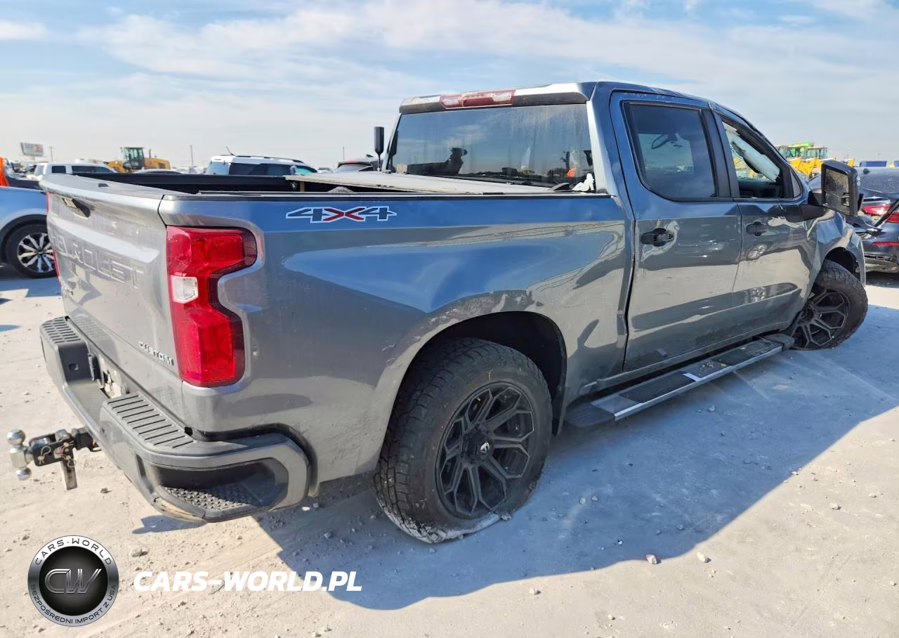 2020 Chevrolet Silverado K1500 Custom VIN:3GCUYBEF7LG392767 - 3