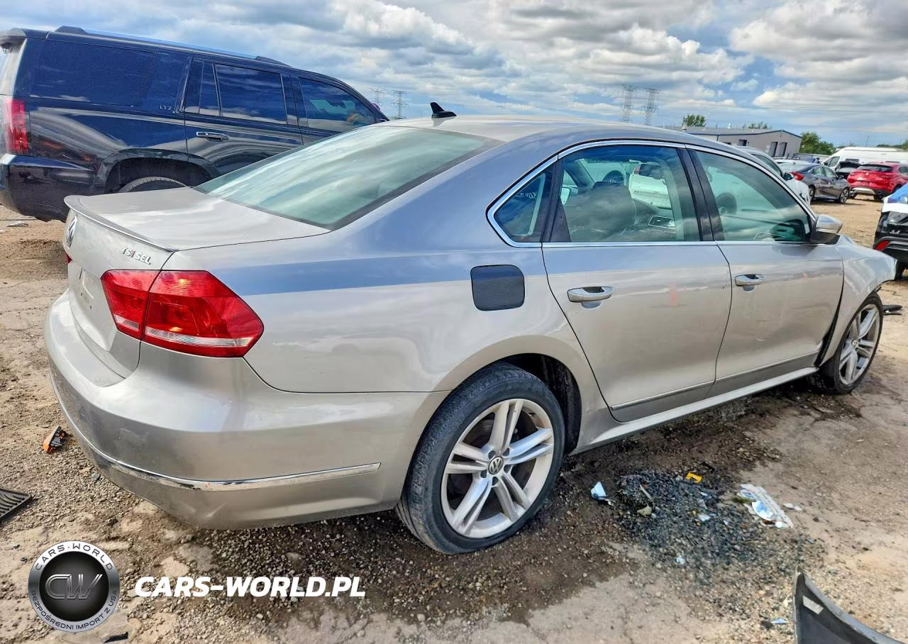 2014 Volkswagen Passat Sel VIN:1VWCS7A38EC098125 - 3
